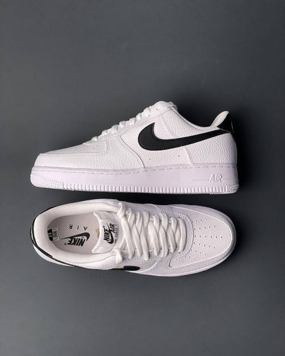Nike AIR FORCE WHITE BLACK Sign - UNISEX