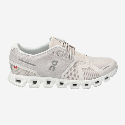 On Cloud 5 Sneakers in beige