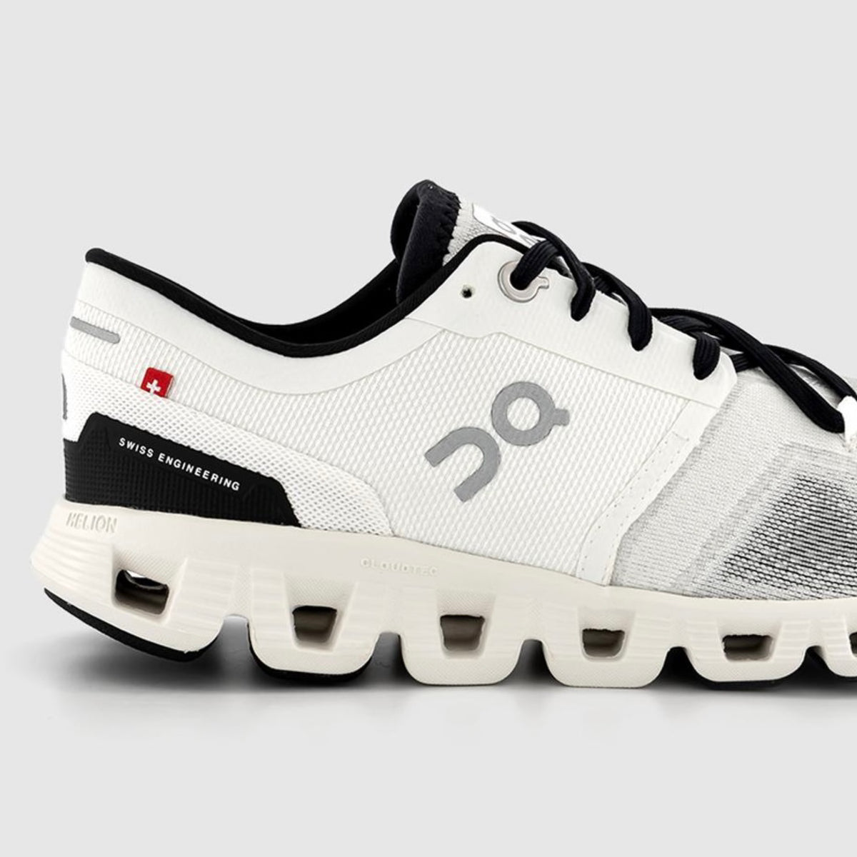 On Cloud X3 White Black
