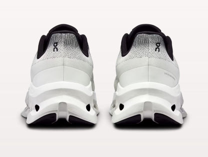 On Runing Cloudtilt black | Ivory